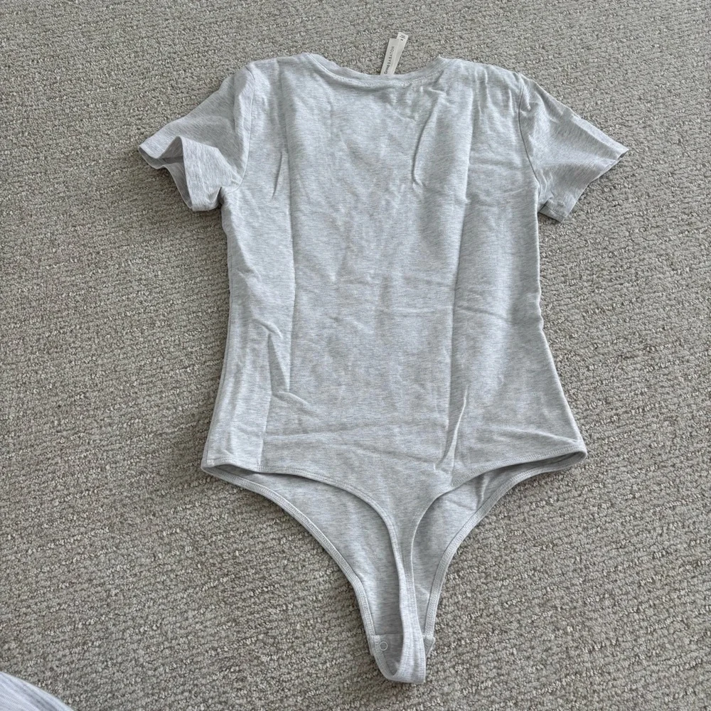 Aritzia Soft Contour Short Sleeve Bodysuit - Picture 3 of 6